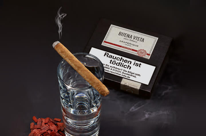 BUENA VISTA Araperique CIGARROS trifft Rotsandelholz-Geist